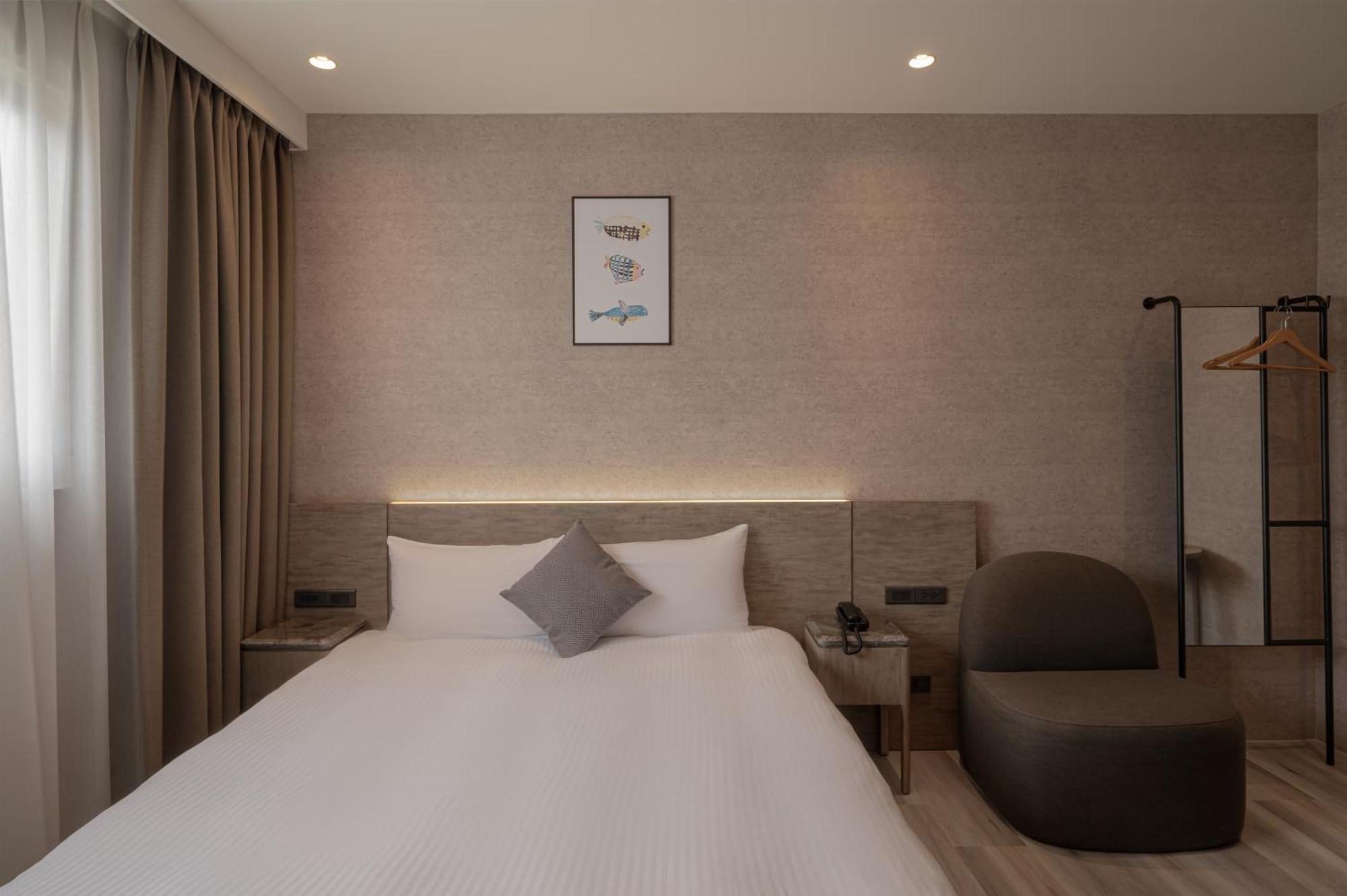 In Joy Hotel Taichung Exteriör bild